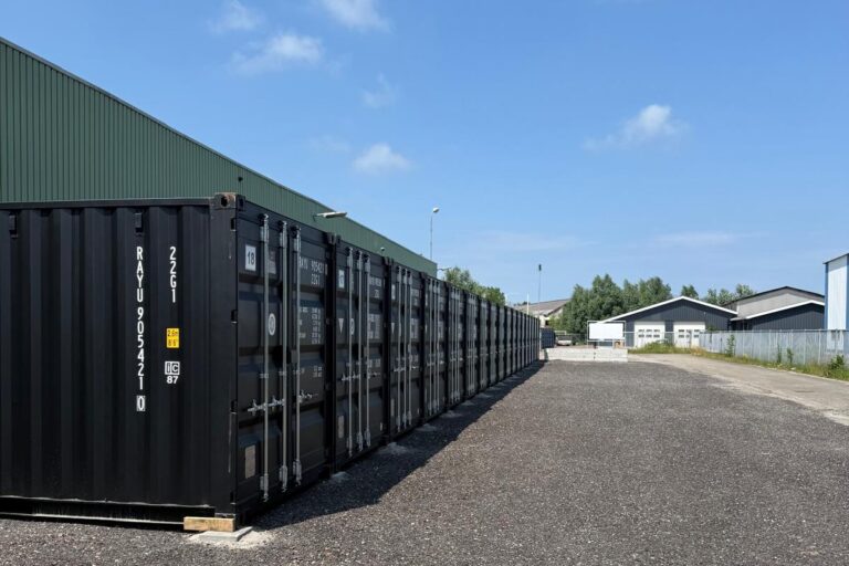 Goed bereikbare opslagcontainers in Dokkum